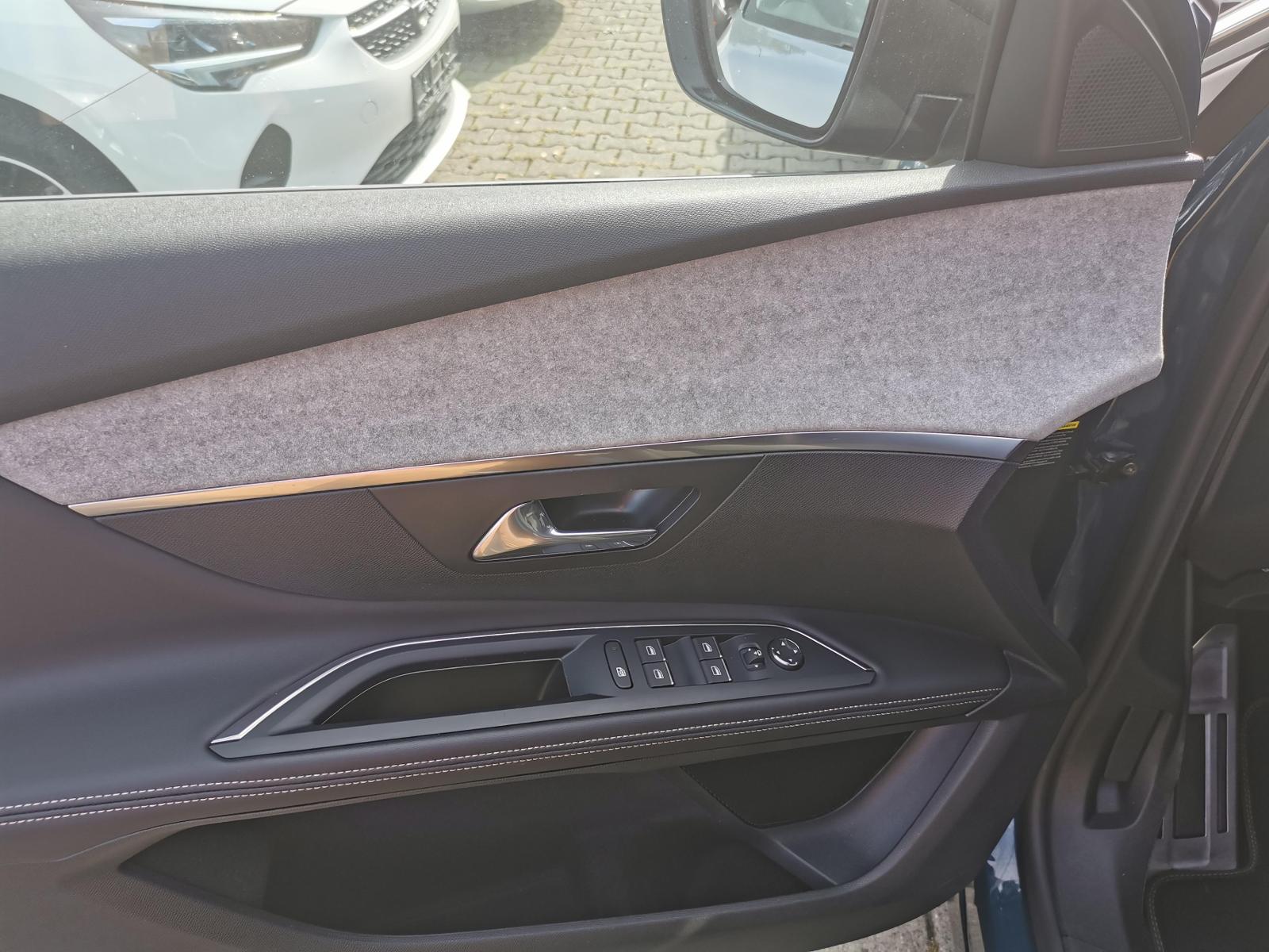 Fahrzeugabbildung Peugeot 5008 1.2 PureTech 130, GT