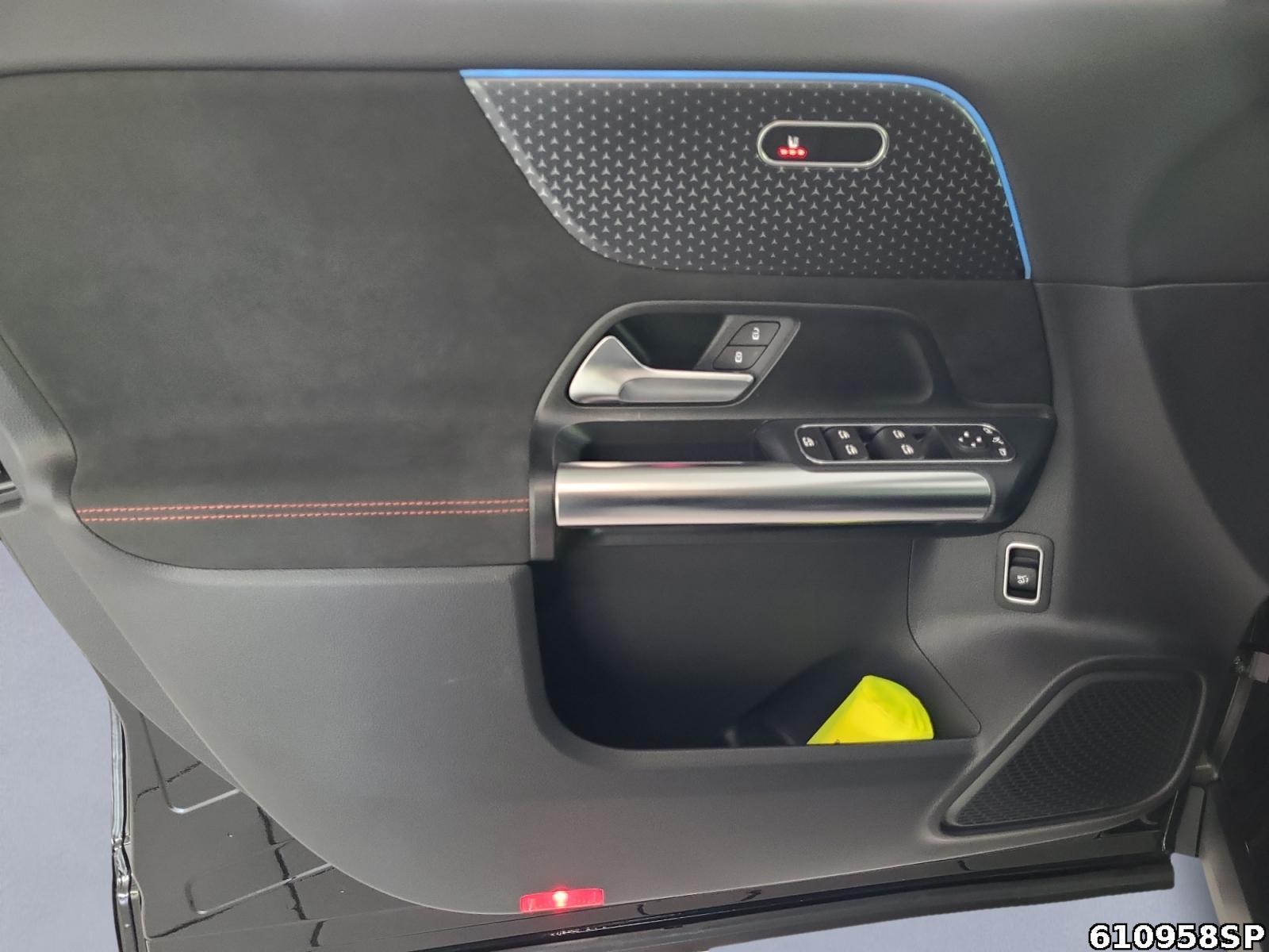 Fahrzeugabbildung Mercedes-Benz EQA AMG Pano Kamera LenkradhzgAmbiente LED