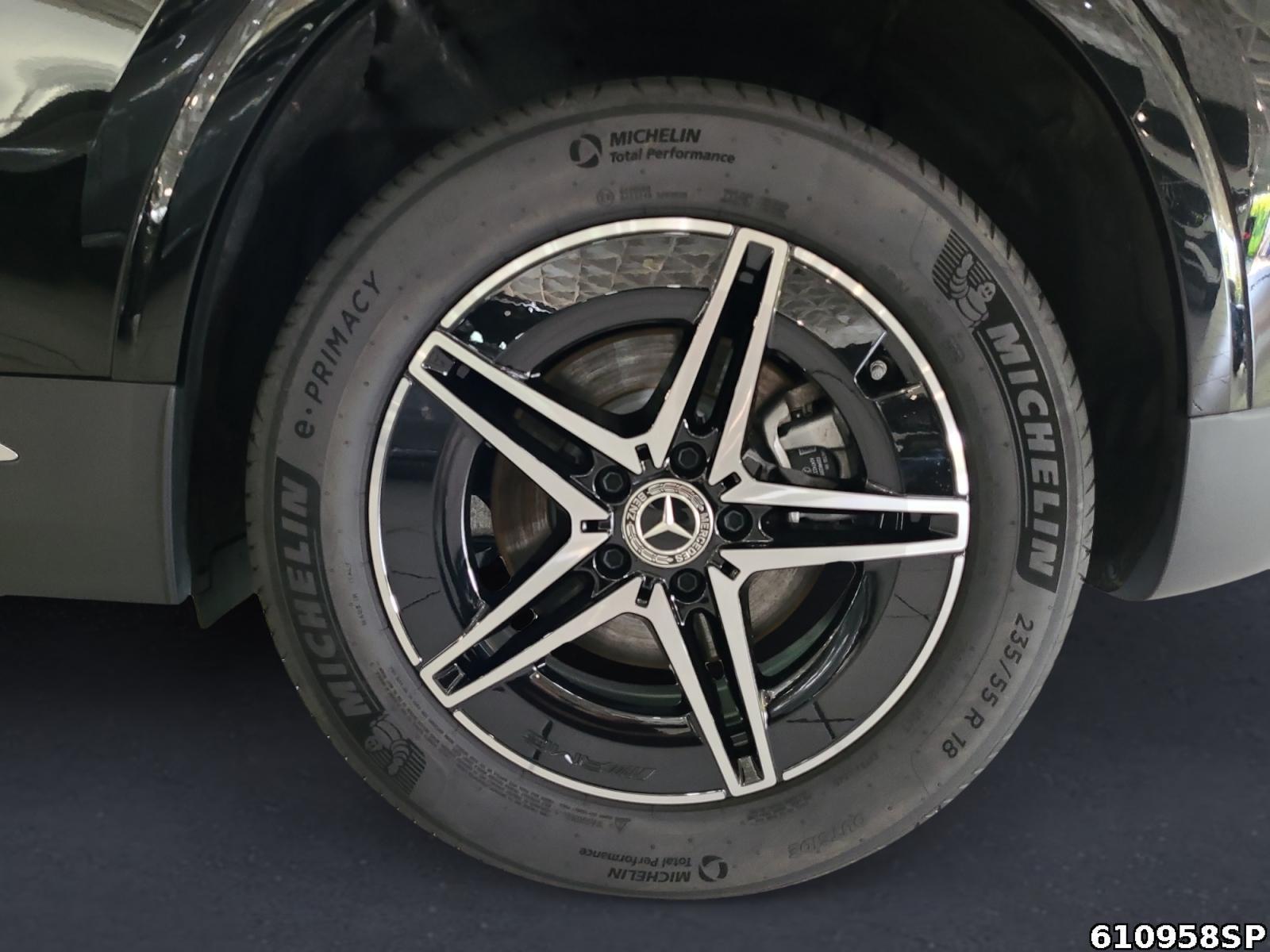 Fahrzeugabbildung Mercedes-Benz EQA AMG Pano Kamera LenkradhzgAmbiente LED