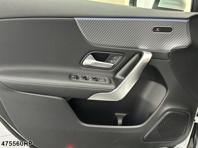 Fahrzeugabbildung Mercedes-Benz A 200 Progressive Distronic Ambiente Kamera DAB