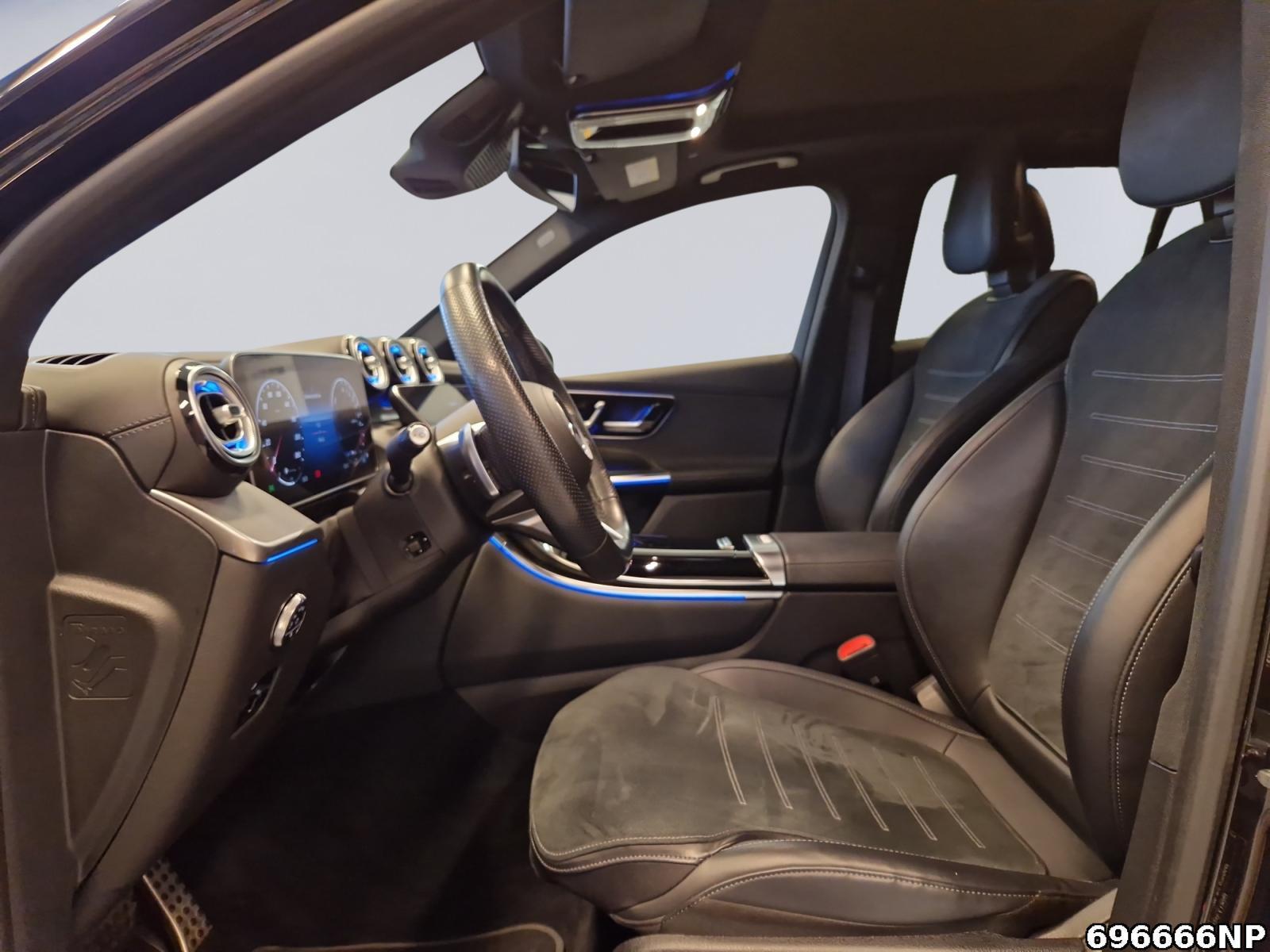 Fahrzeugabbildung Mercedes-Benz GLC 300 e 4matic AMG Line AHK Airmatic Pano 20