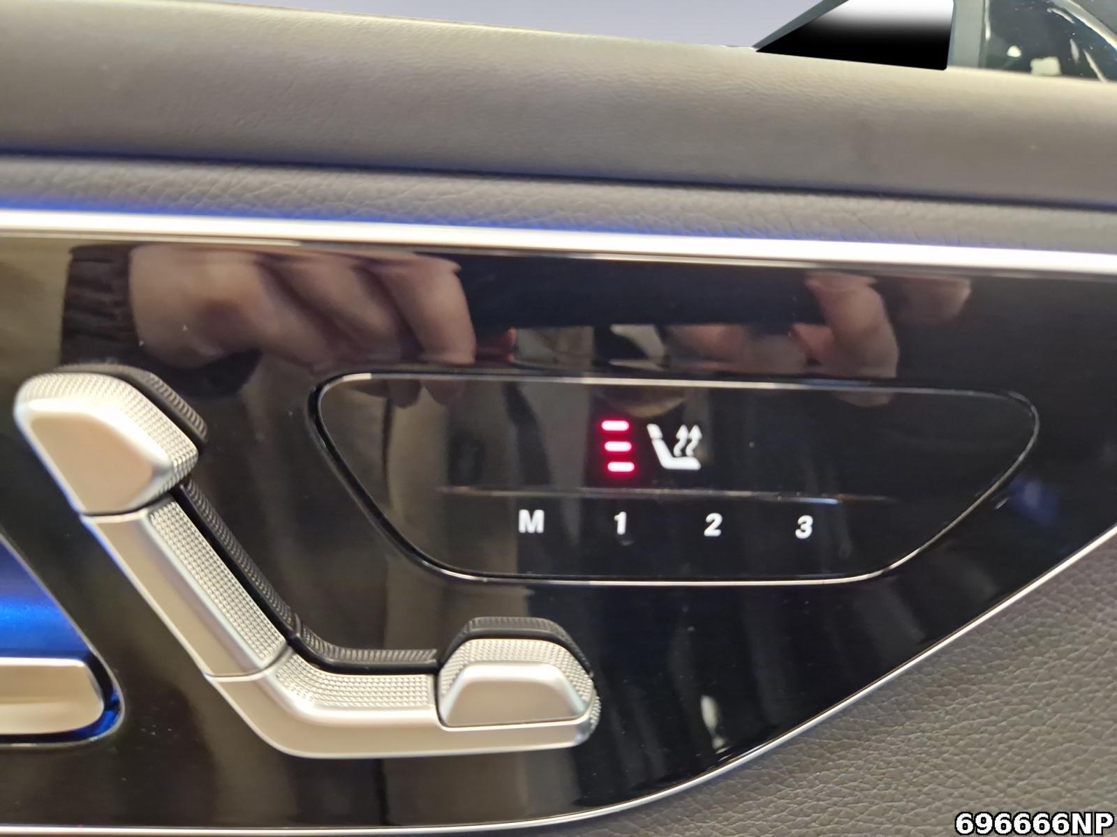 Fahrzeugabbildung Mercedes-Benz GLC 300 e 4matic AMG Line AHK Airmatic Pano 20