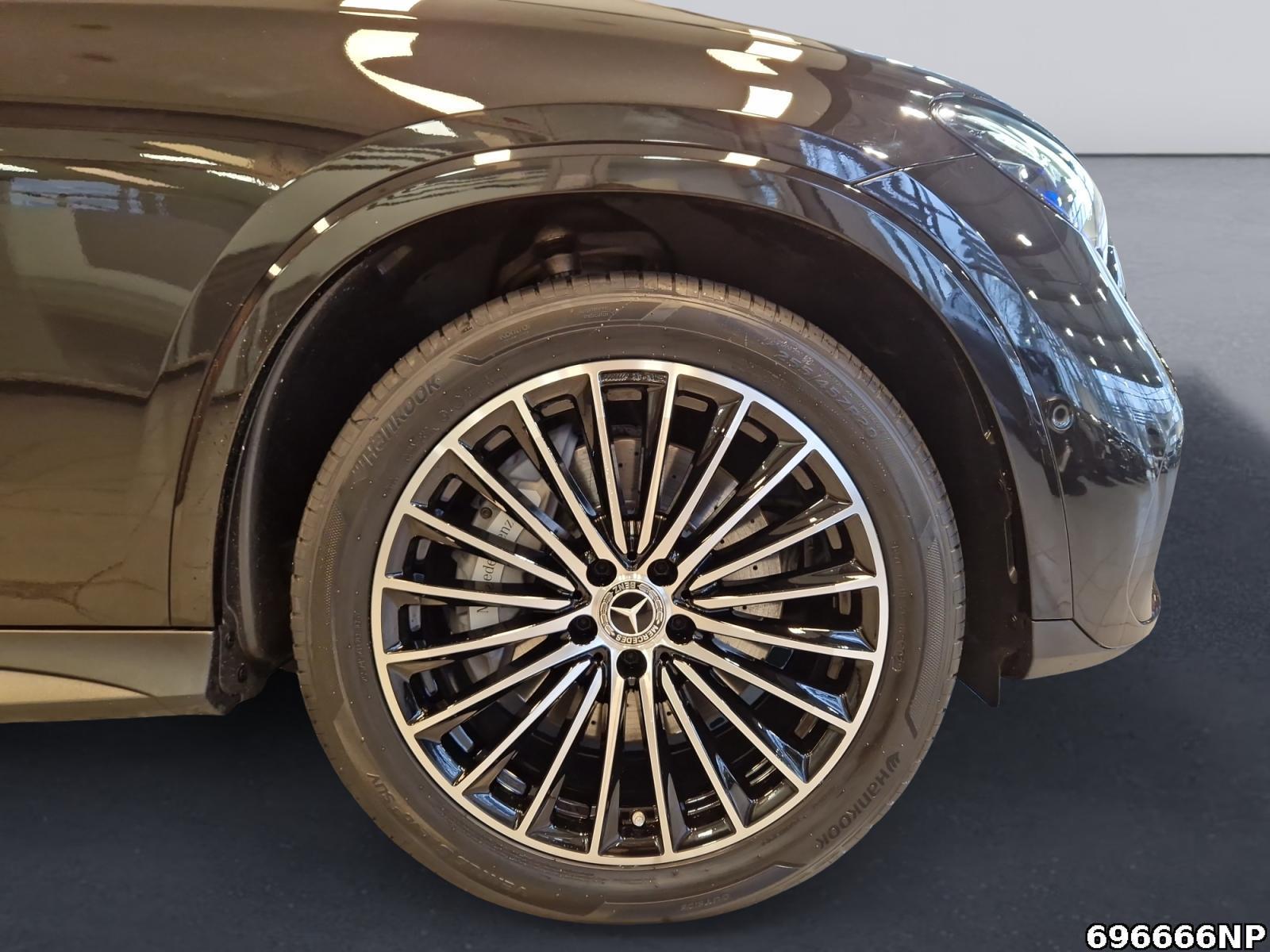 Fahrzeugabbildung Mercedes-Benz GLC 300 e 4matic AMG Line AHK Airmatic Pano 20