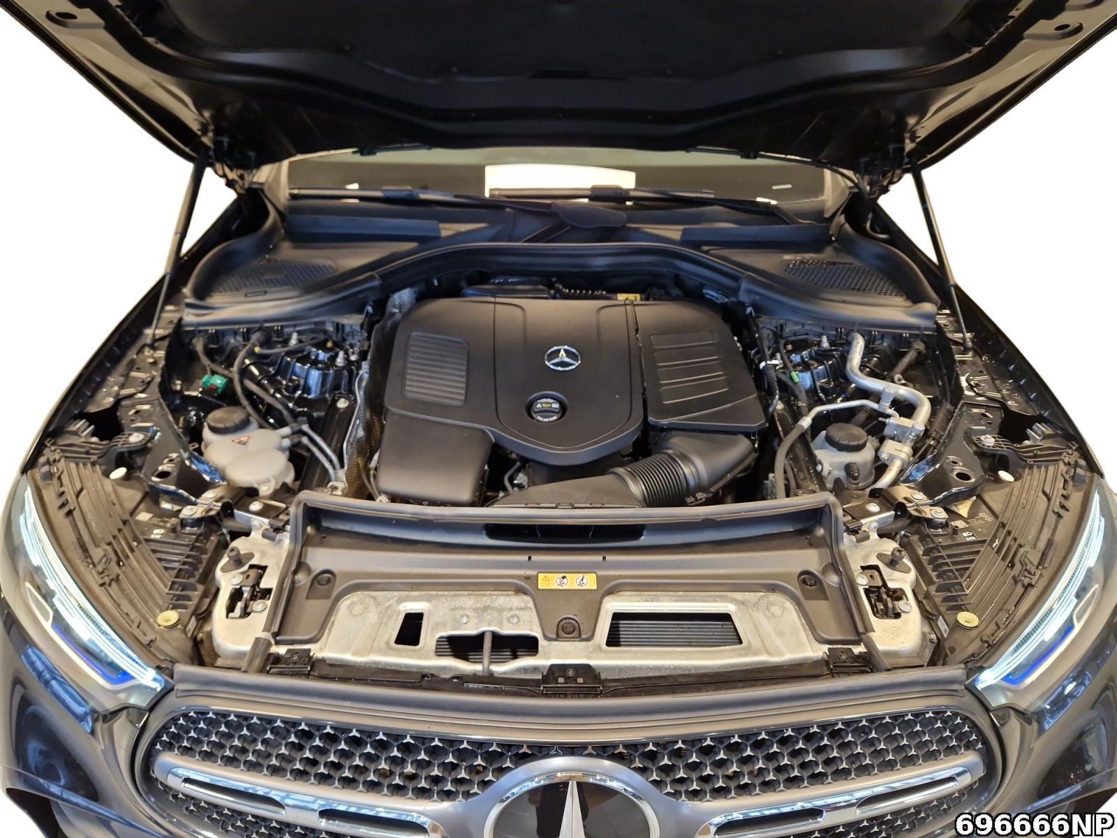 Fahrzeugabbildung Mercedes-Benz GLC 300 e 4matic AMG Line AHK Airmatic Pano 20