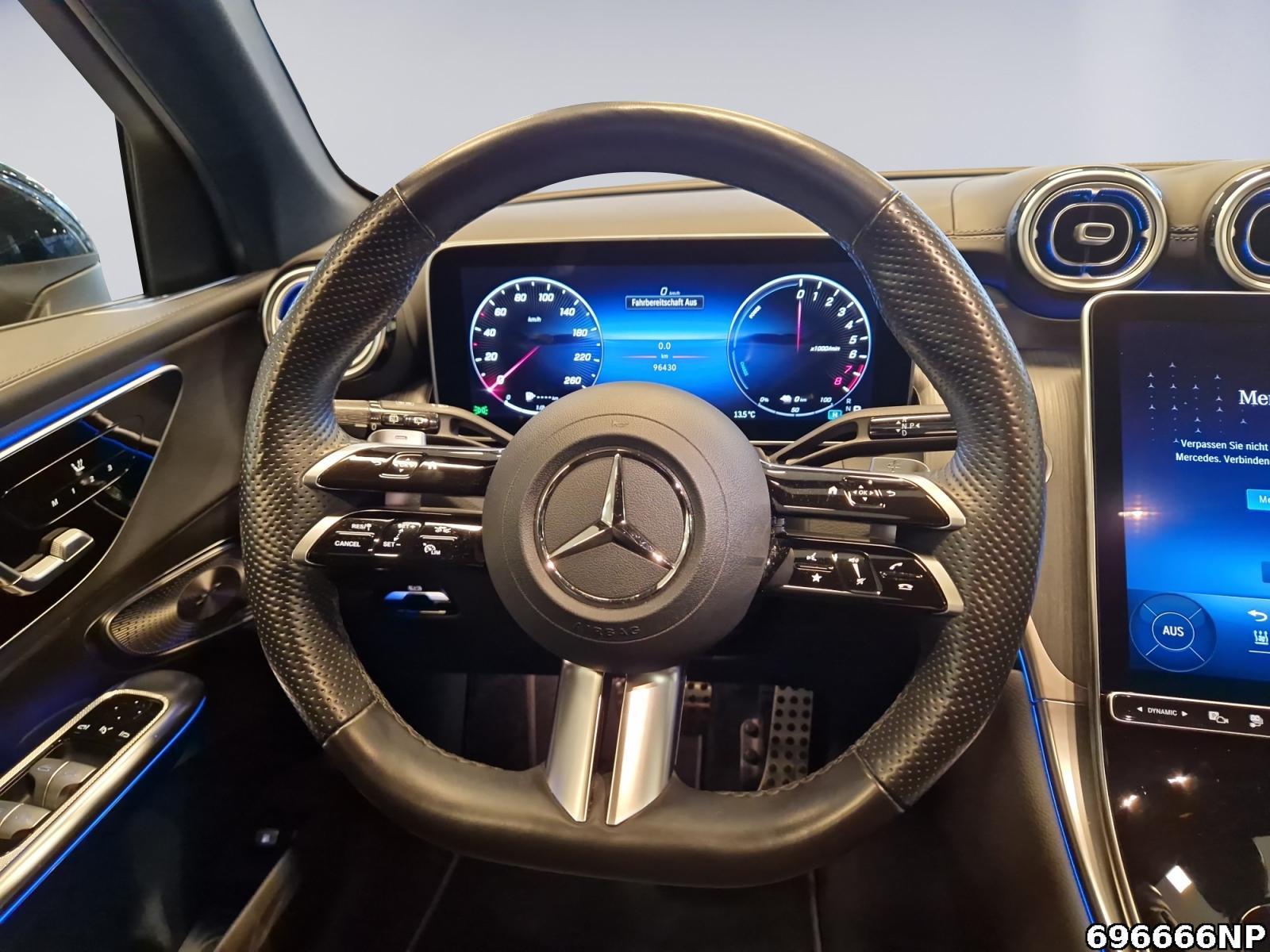 Fahrzeugabbildung Mercedes-Benz GLC 300 e 4matic AMG Line AHK Airmatic Pano 20