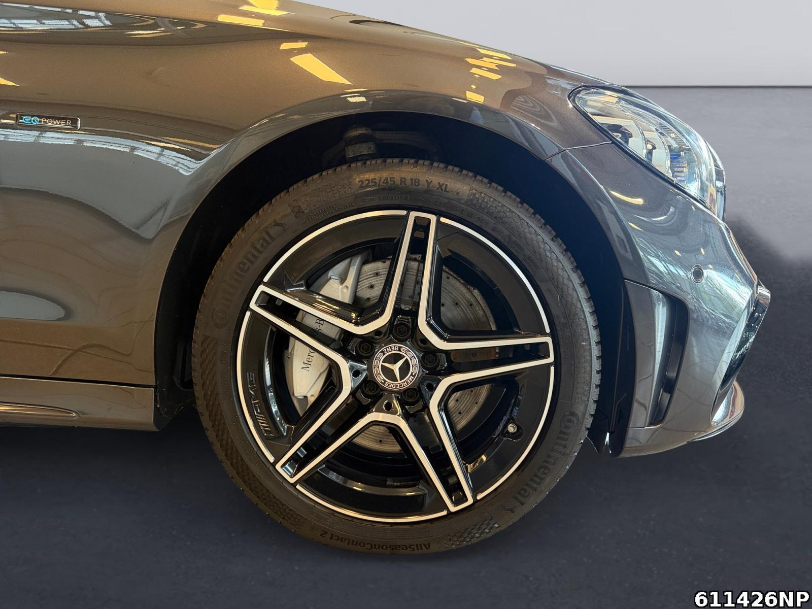 Fahrzeugabbildung Mercedes-Benz C 300 T AMG Distronic Burmester Head-Up AHK