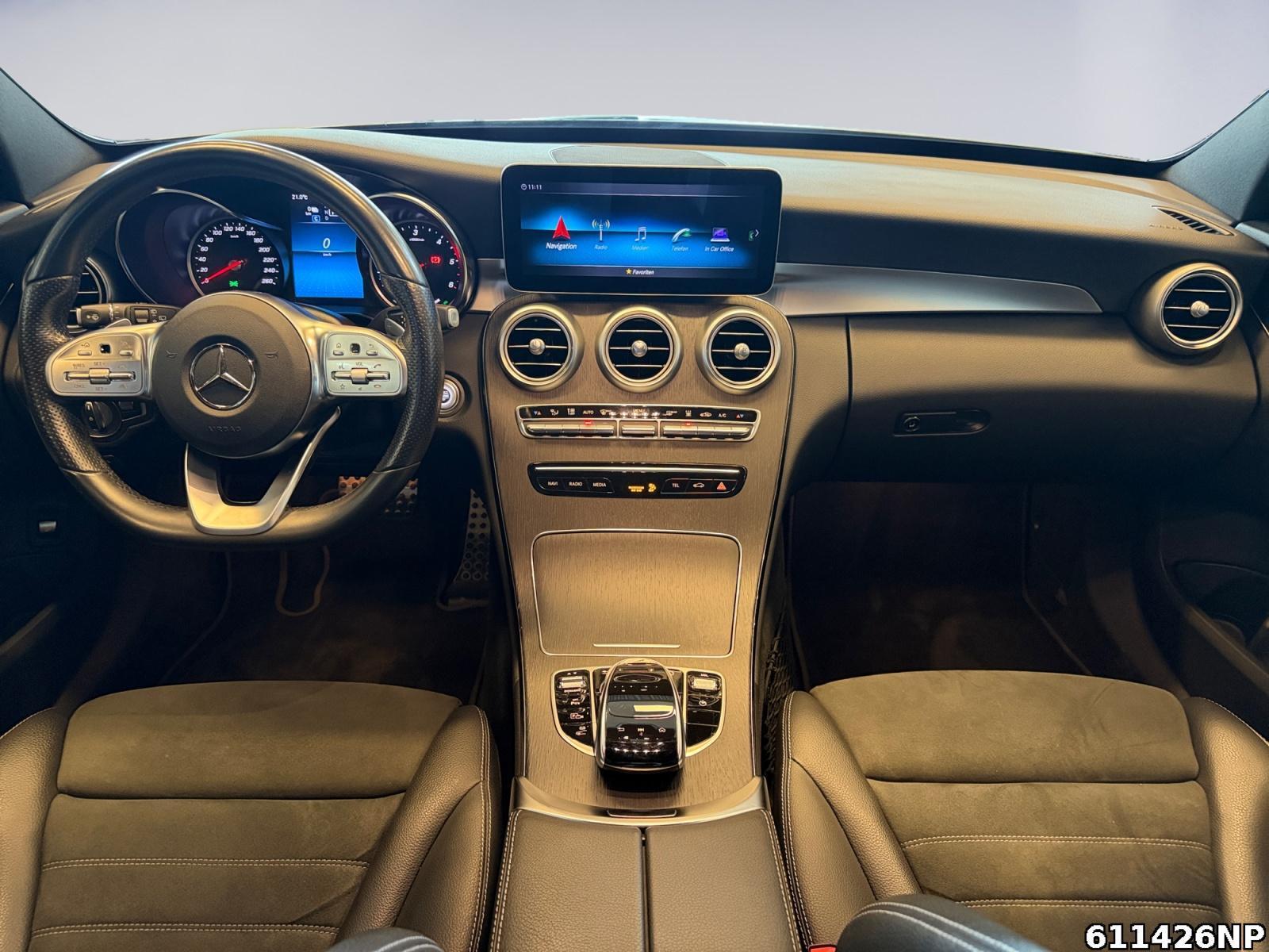 Fahrzeugabbildung Mercedes-Benz C 300 T AMG Distronic Burmester Head-Up AHK