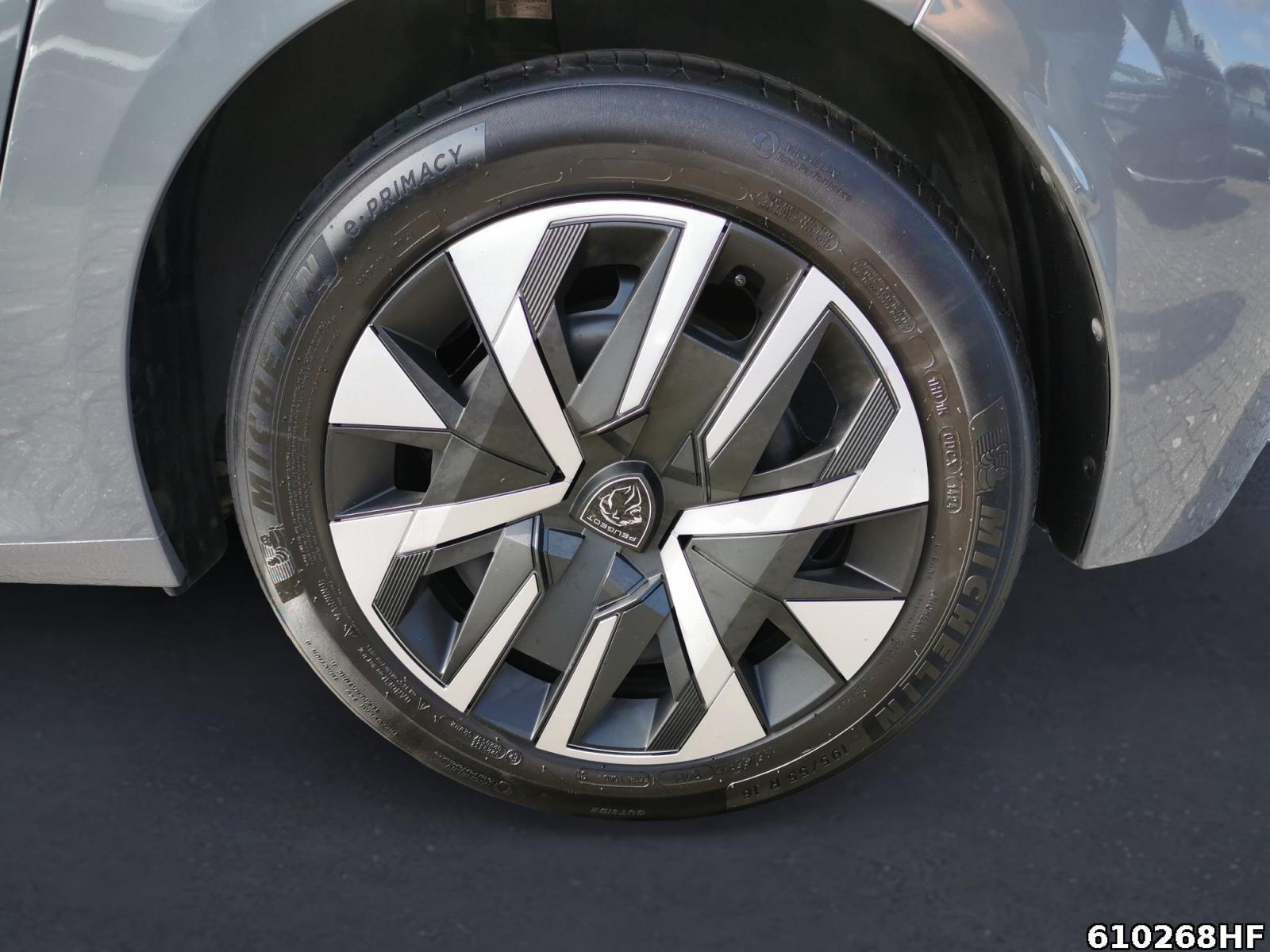 Fahrzeugabbildung Peugeot 208 1.2 Hybrid 100 Active (EURO 6e)