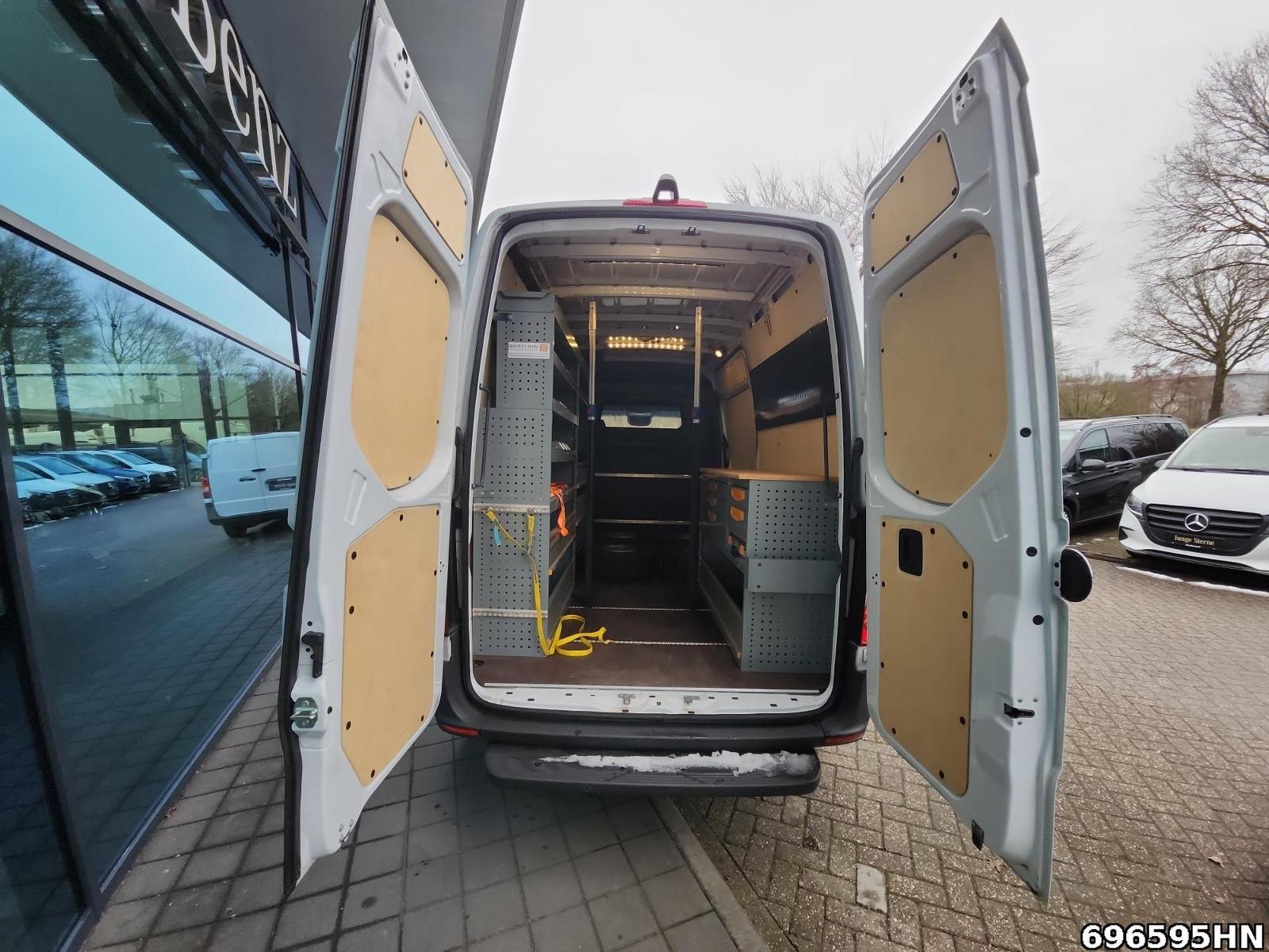 Fahrzeugabbildung Mercedes-Benz Sprinter 215/315 Kasten*L2H2*Sortimo*LED*Distro