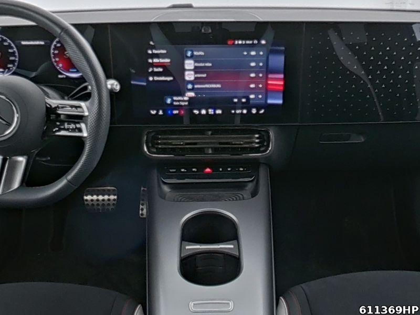 Fahrzeugabbildung Mercedes-Benz CLA 250 AMG Distronic Night Panorama 19