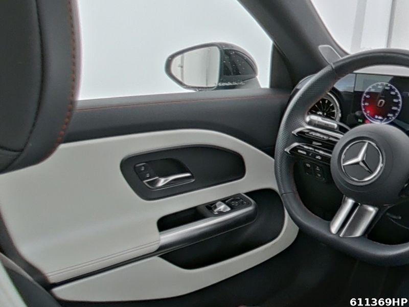 Fahrzeugabbildung Mercedes-Benz CLA 250 AMG Distronic Night Panorama 19