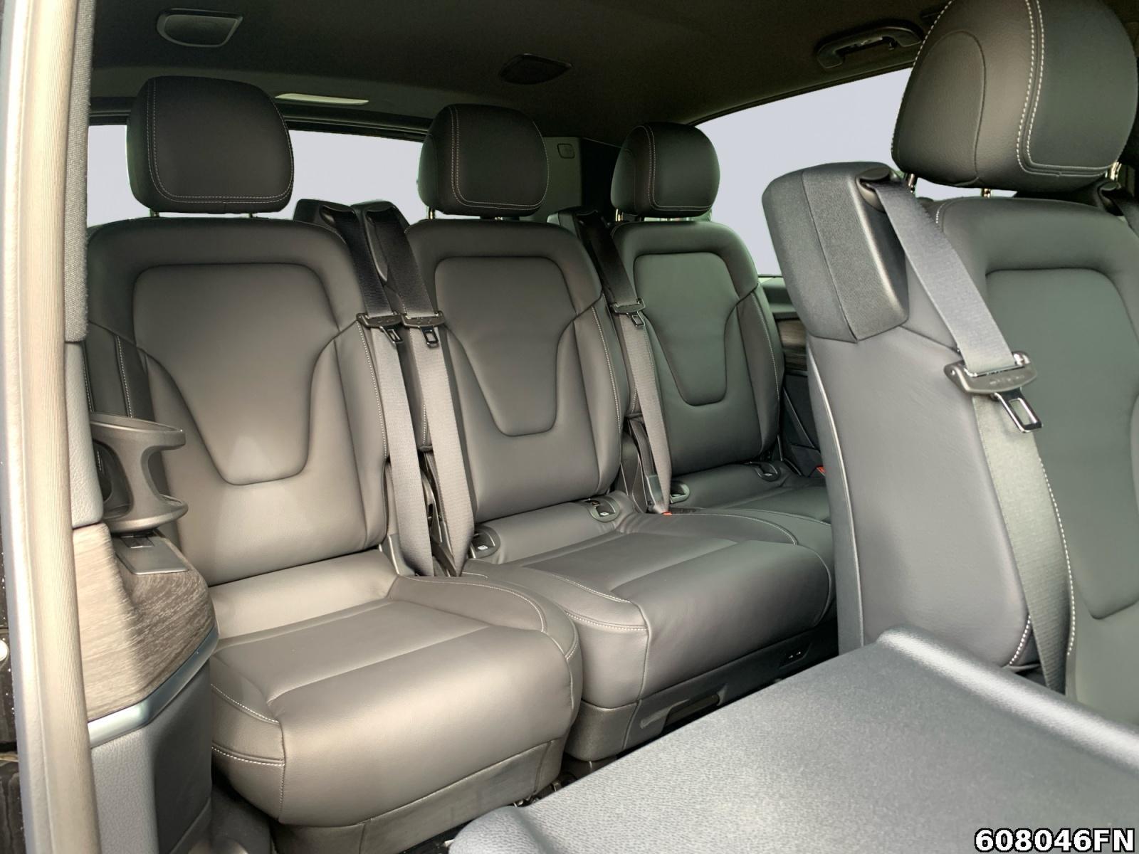 Fahrzeugabbildung Mercedes-Benz V 300 AVG/XXL 8 SITZE*BURMESTER*360° KAM*DISTRON