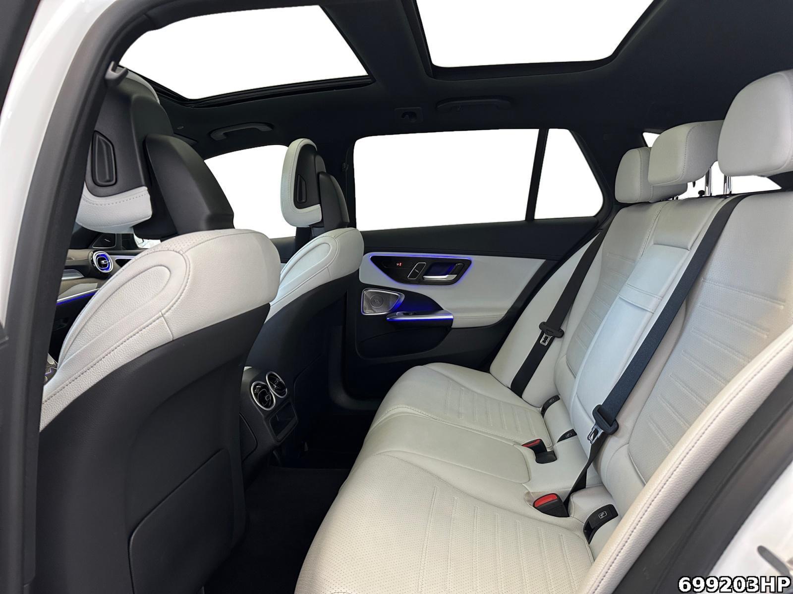 Fahrzeugabbildung Mercedes-Benz C 180 T AMG Night LED Pano Burmester AHK 360°