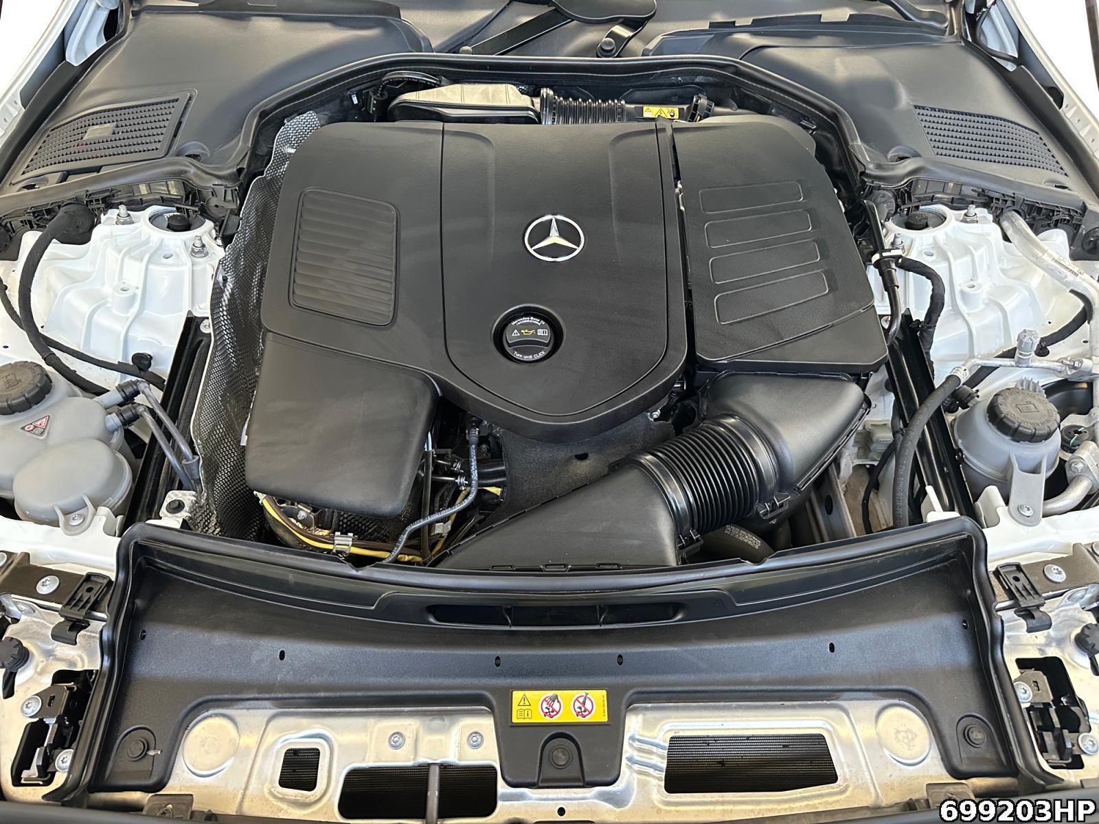 Fahrzeugabbildung Mercedes-Benz C 180 T AMG Night LED Pano Burmester AHK 360°