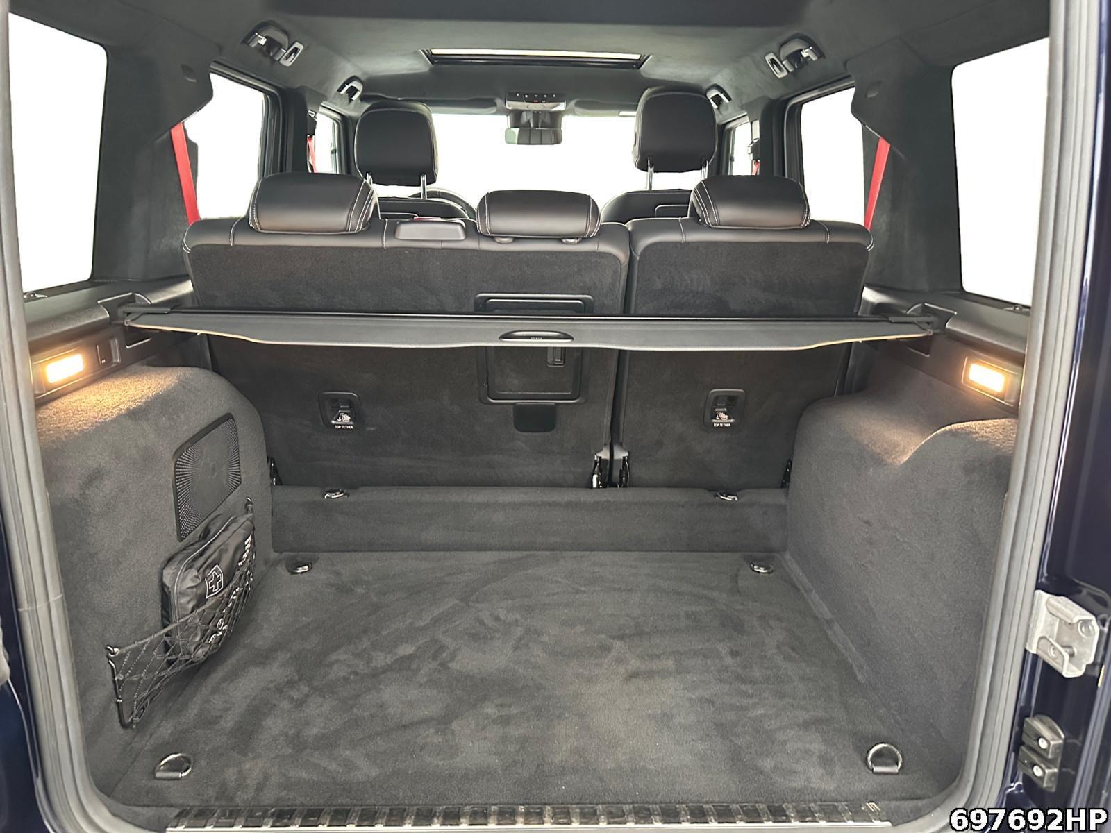 Fahrzeugabbildung Mercedes-Benz G 63 AMG SUPERIOR DISTRONIC AHK 360° Burmester