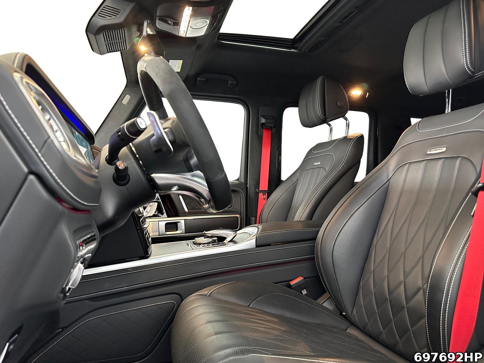 Fahrzeugabbildung Mercedes-Benz G 63 AMG SUPERIOR DISTRONIC AHK 360° Burmester