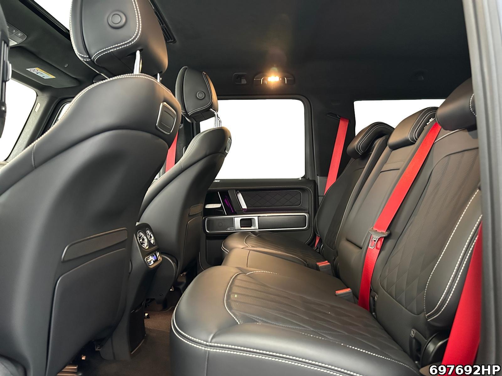 Fahrzeugabbildung Mercedes-Benz G 63 AMG SUPERIOR DISTRONIC AHK 360° Burmester