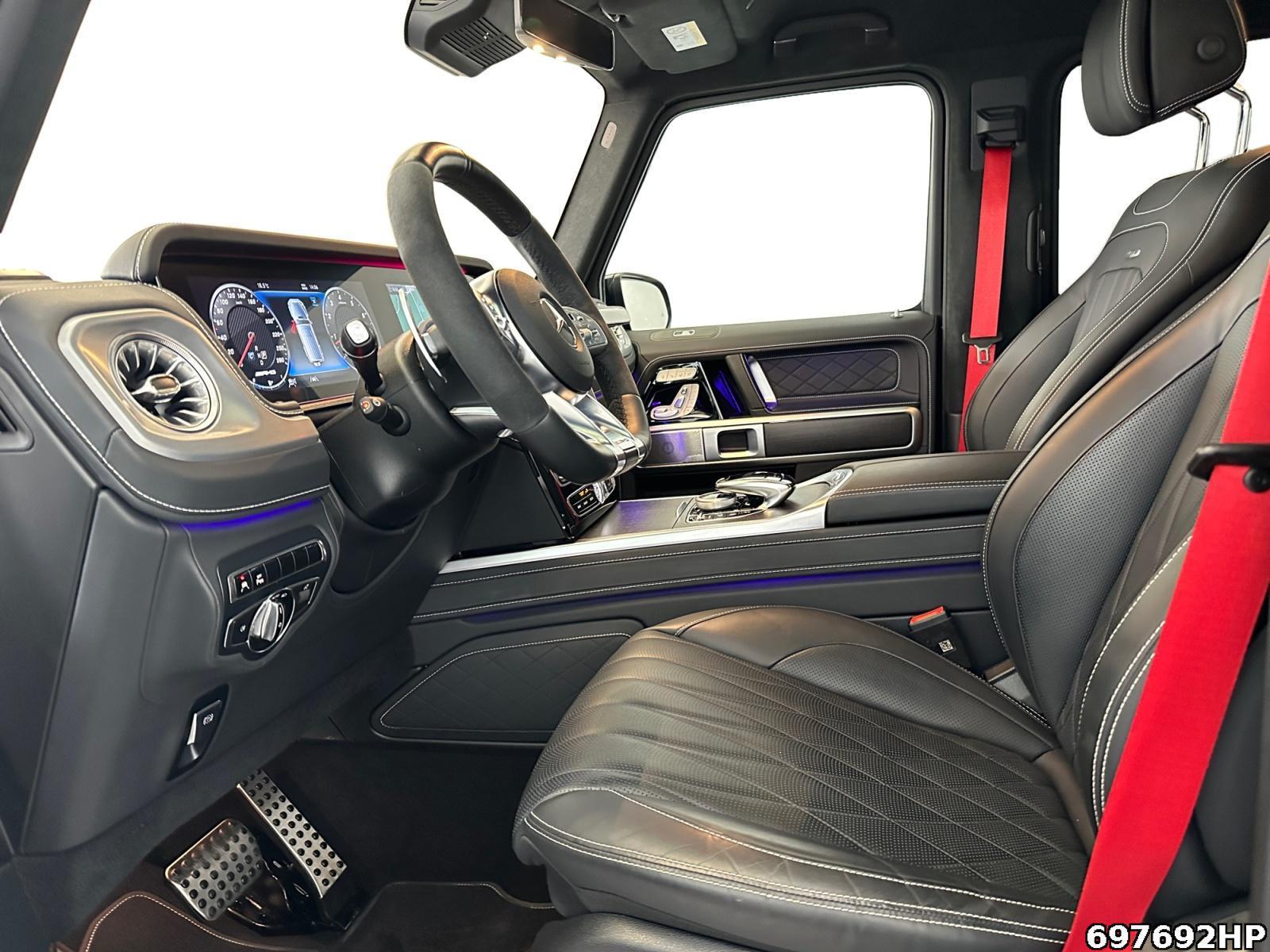Fahrzeugabbildung Mercedes-Benz G 63 AMG SUPERIOR DISTRONIC AHK 360° Burmester