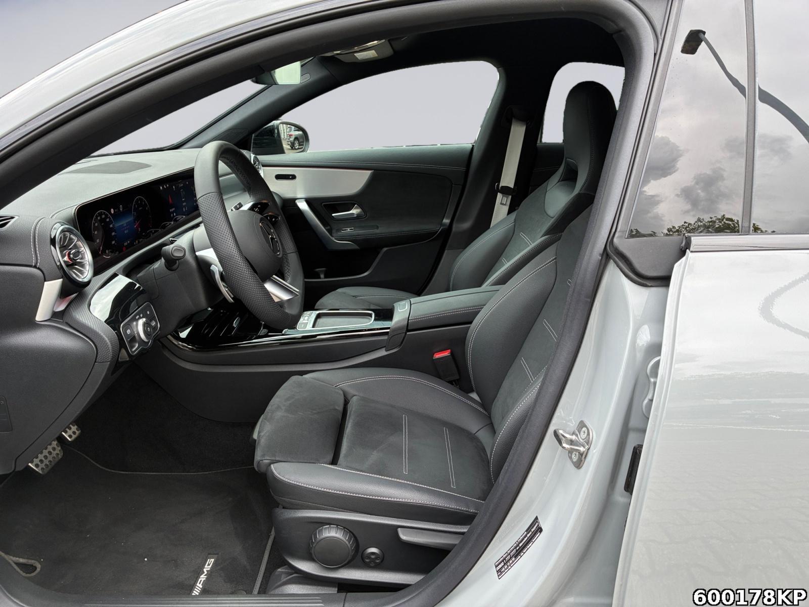 Fahrzeugabbildung Mercedes-Benz CLA 200 AMG Distronik DAB Ambiente Kamera 19