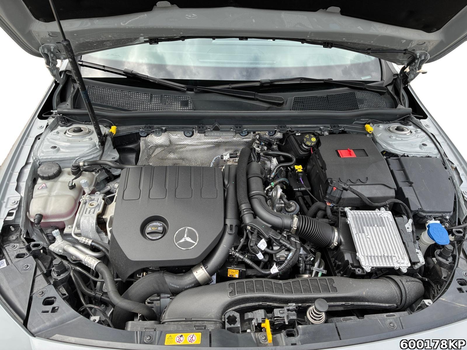 Fahrzeugabbildung Mercedes-Benz CLA 200 AMG Distronik DAB Ambiente Kamera 19