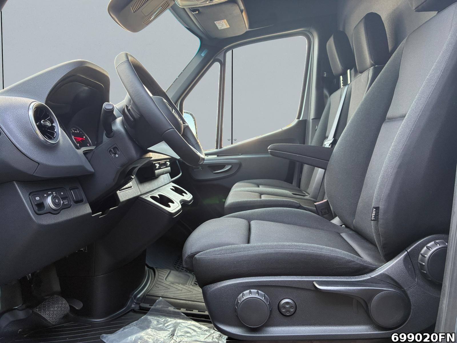 Fahrzeugabbildung Mercedes-Benz Sprinter 315 CDI Kasten SELECT Hochdach Standard