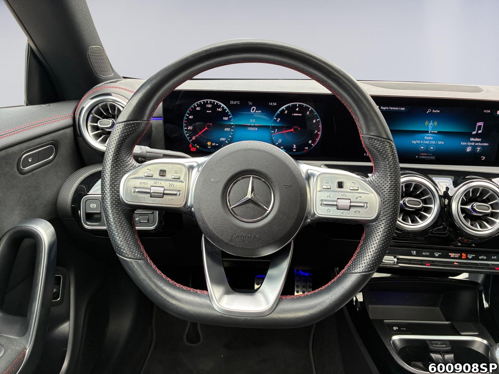 Fahrzeugabbildung Mercedes-Benz CLA 180 AMG Night Pano CarPlay Kamera 19