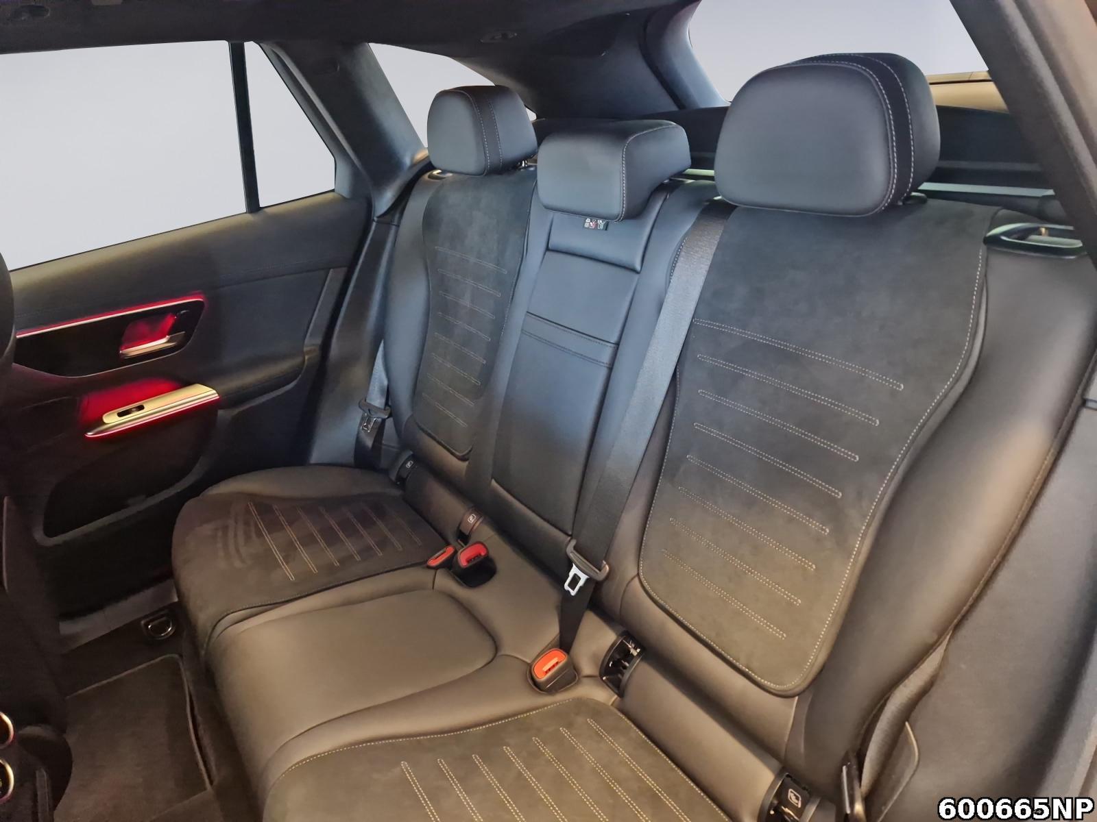 Fahrzeugabbildung Mercedes-Benz GLC 300 e 4M AMG AHK Night Memory Ambiente LED.