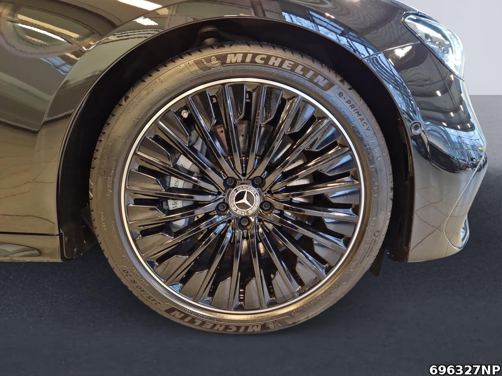 Fahrzeugabbildung Mercedes-Benz E 300 T AMG Pano AHK BURMESTER Digital-Light