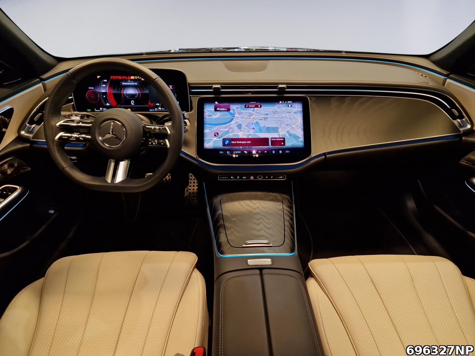 Fahrzeugabbildung Mercedes-Benz E 300 T AMG Pano AHK BURMESTER Digital-Light