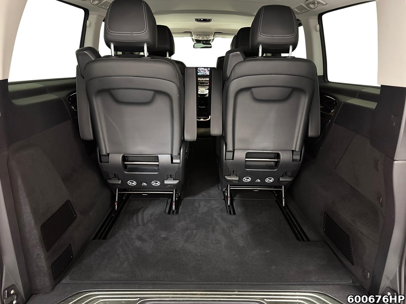 Fahrzeugabbildung Mercedes-Benz V 300 d lang 4M Avantgarde LED DISTRONIC 360 AHK