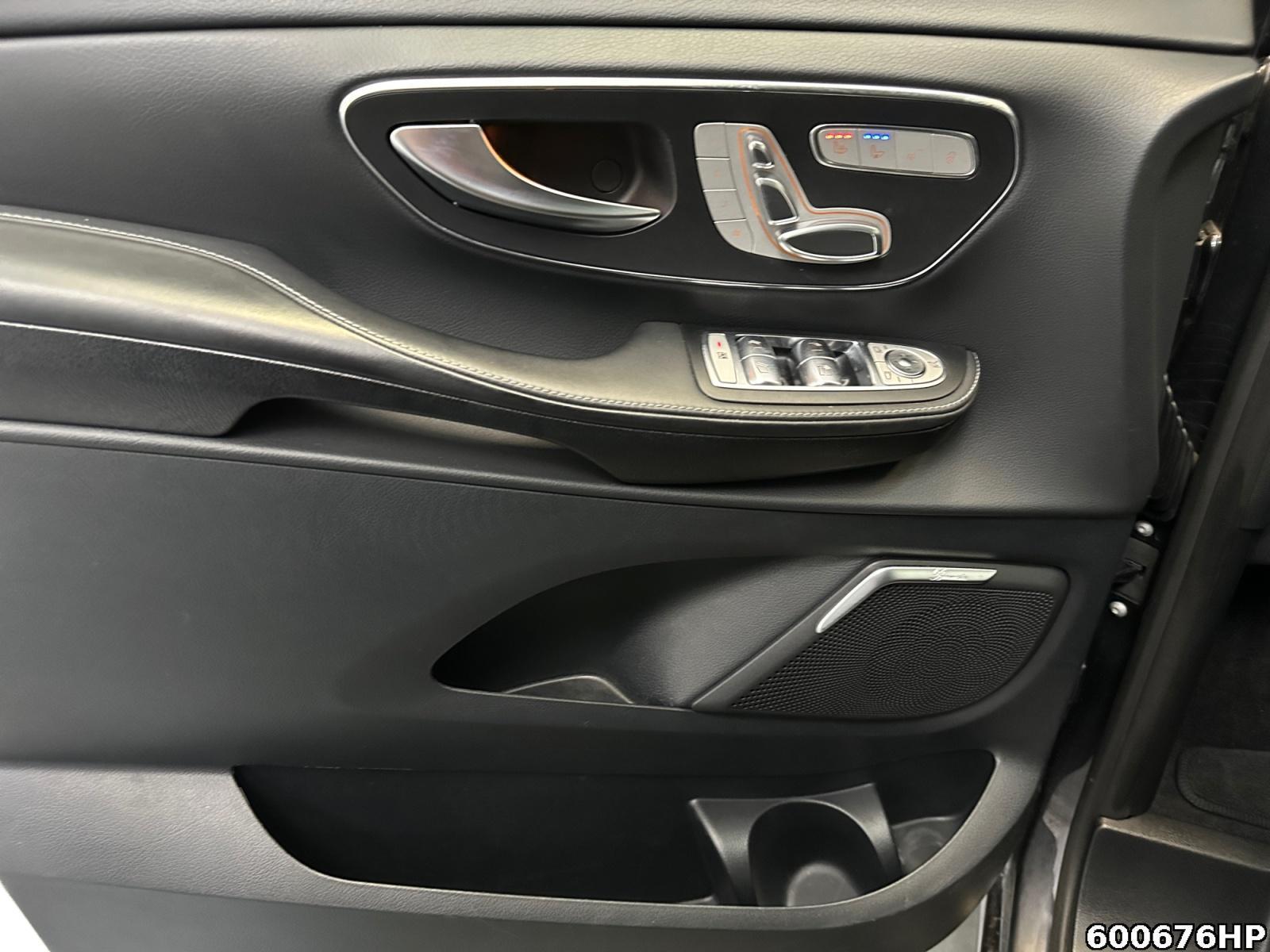 Fahrzeugabbildung Mercedes-Benz V 300 d lang 4M Avantgarde LED DISTRONIC 360 AHK