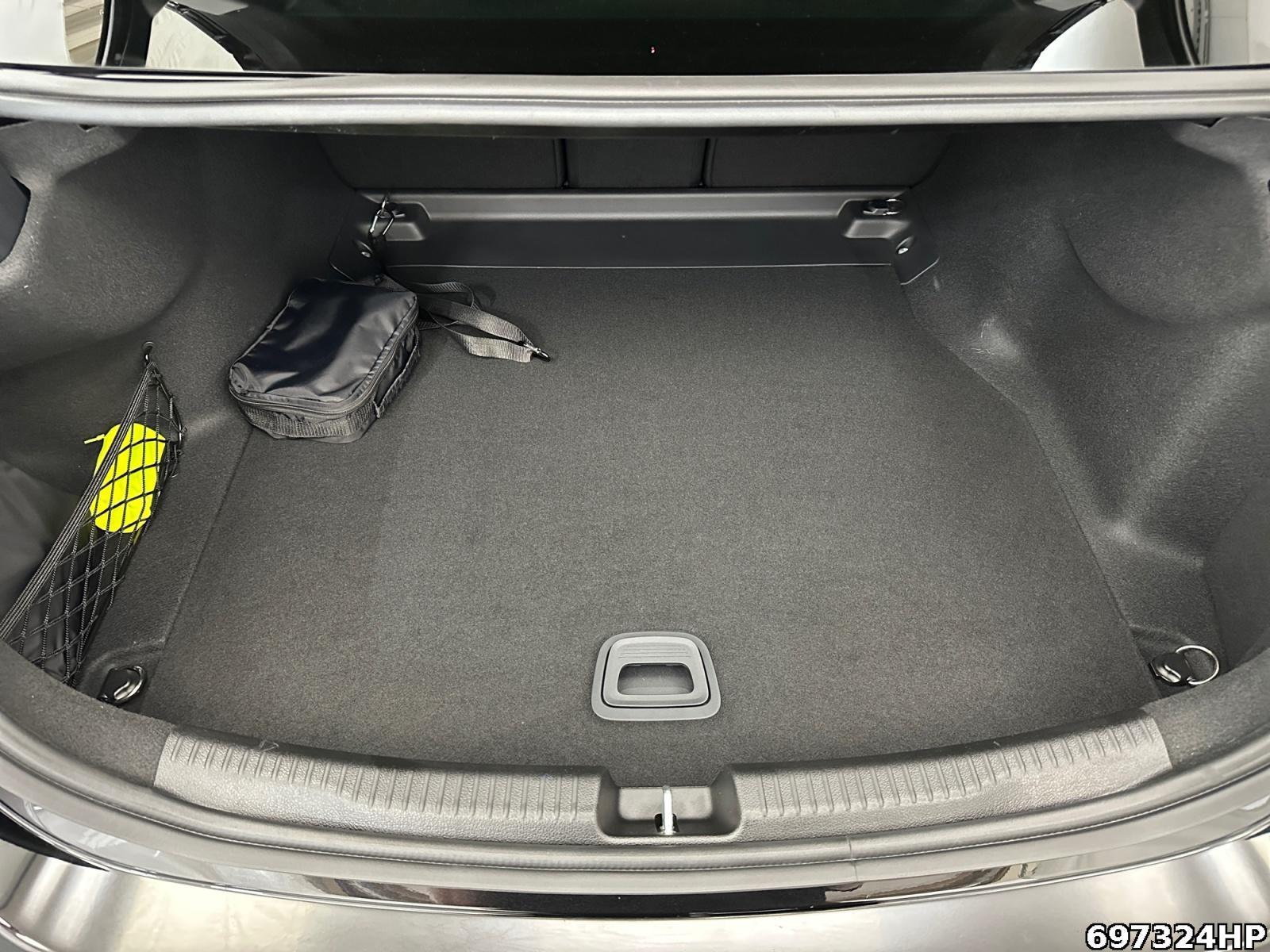 Fahrzeugabbildung Mercedes-Benz C 300 d AMG AHK DISTRONIC DIGITAL LIGHT 360°