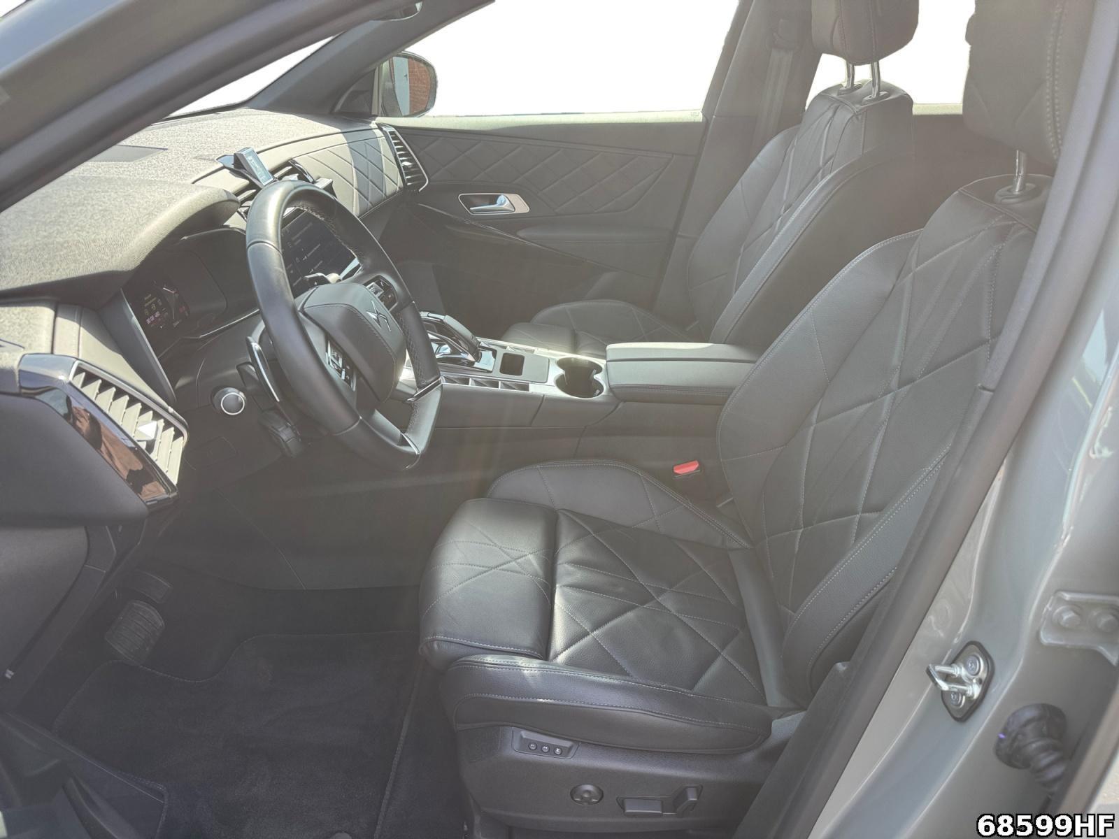 Fahrzeugabbildung DS Automobiles DS7 Crossback 1.5 BlueHDi 130 Rivoli (EU6d)
