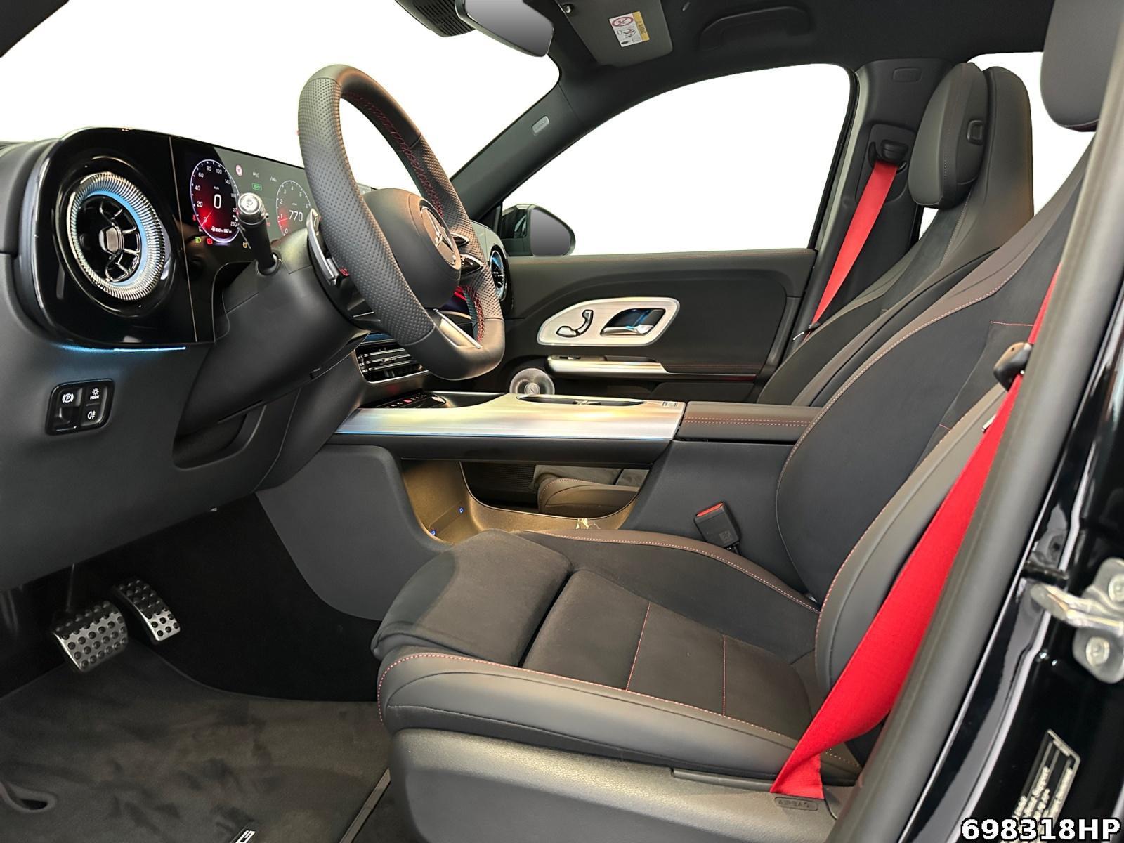 Fahrzeugabbildung Mercedes-Benz GLB 220 4MATIC +AMG+AHK+BURMSTER+MULTIBEAM+NIGHT
