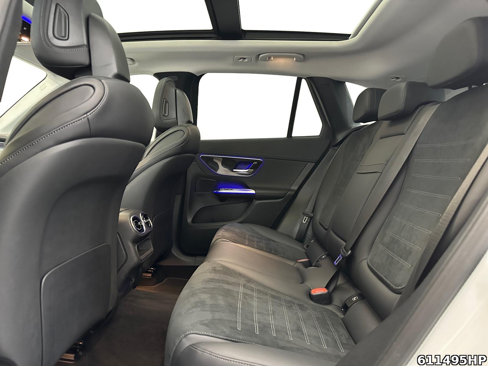 Fahrzeugabbildung Mercedes-Benz GLC 300 e 4M AMG Pano AHK Distronic Memory LED