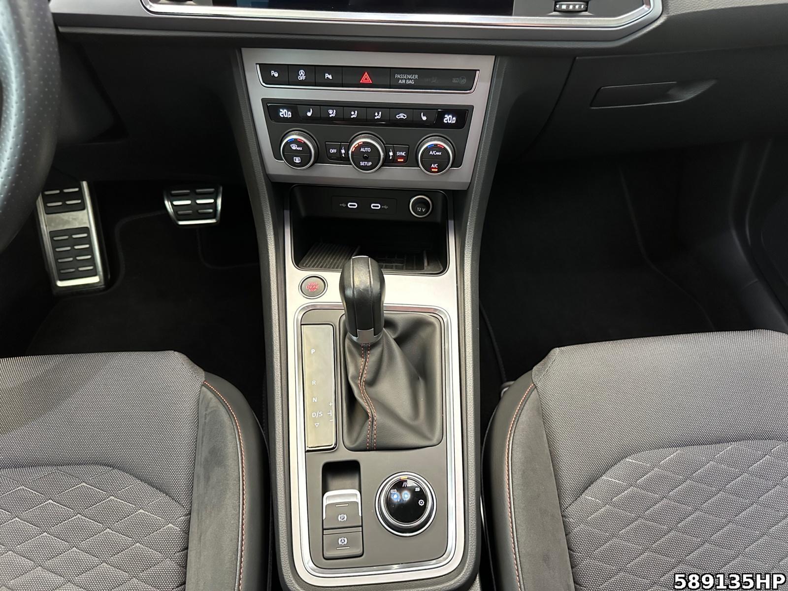 Fahrzeugabbildung SEAT Ateca 2.0 TDI FR AHK LED Rückfahr K.