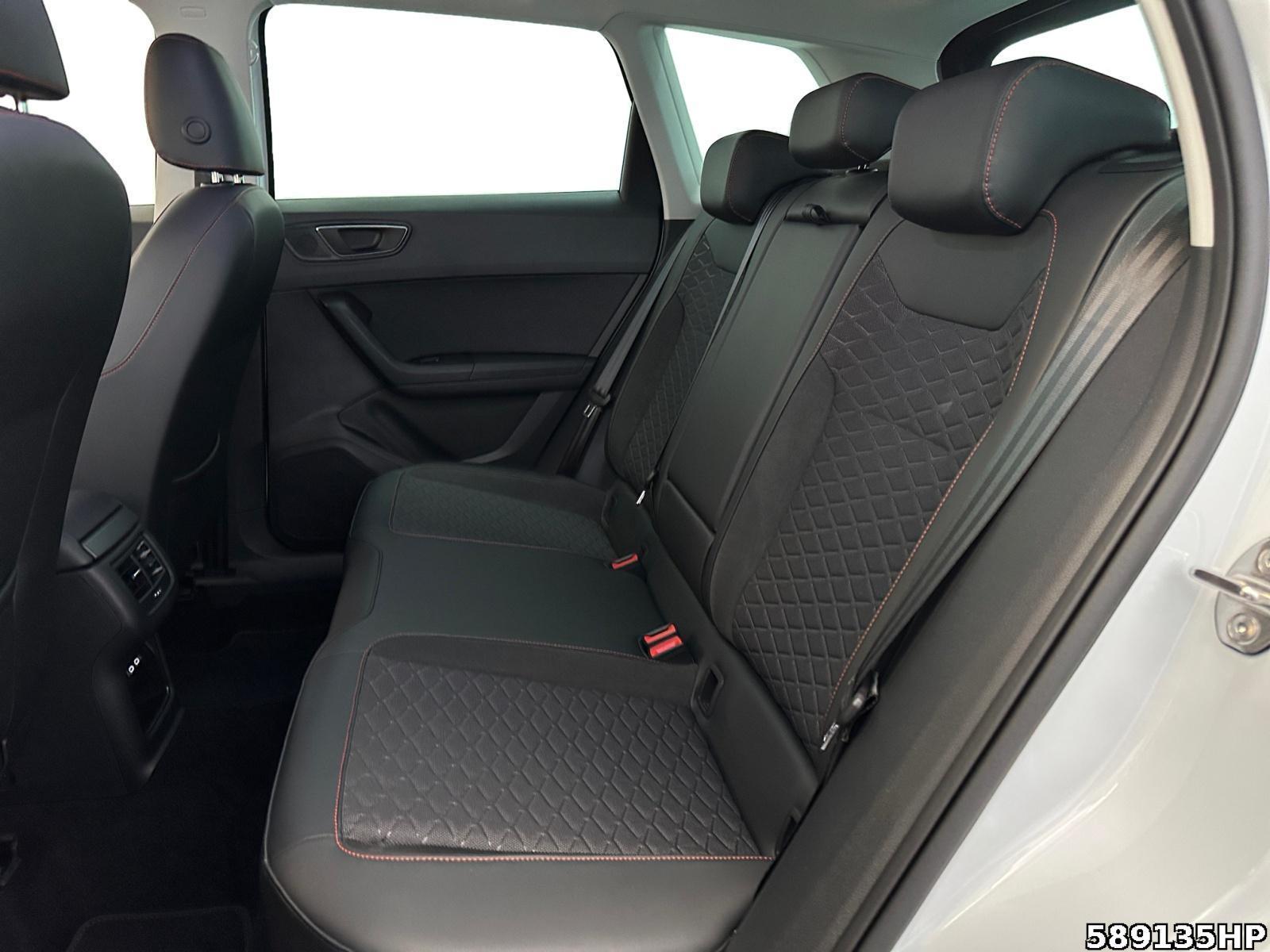 Fahrzeugabbildung SEAT Ateca 2.0 TDI FR AHK LED Rückfahr K.