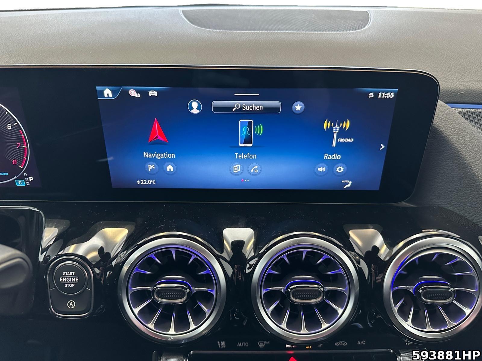 Fahrzeugabbildung Mercedes-Benz GLA 180 +AMG+360°KAM+AHK+DISTRONIC+WINTERPAKET+