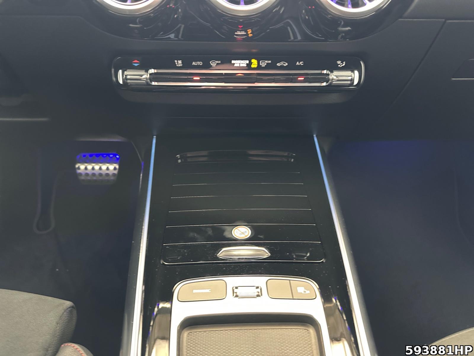 Fahrzeugabbildung Mercedes-Benz GLA 180 +AMG+360°KAM+AHK+DISTRONIC+WINTERPAKET+