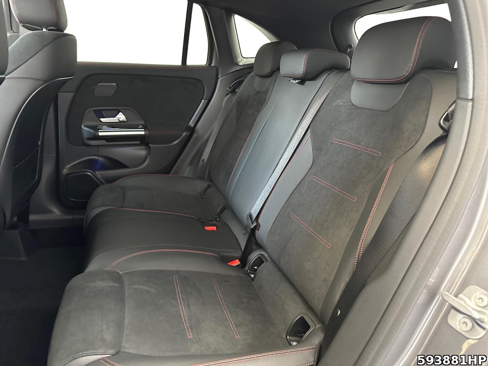 Fahrzeugabbildung Mercedes-Benz GLA 180 +AMG+360°KAM+AHK+DISTRONIC+WINTERPAKET+