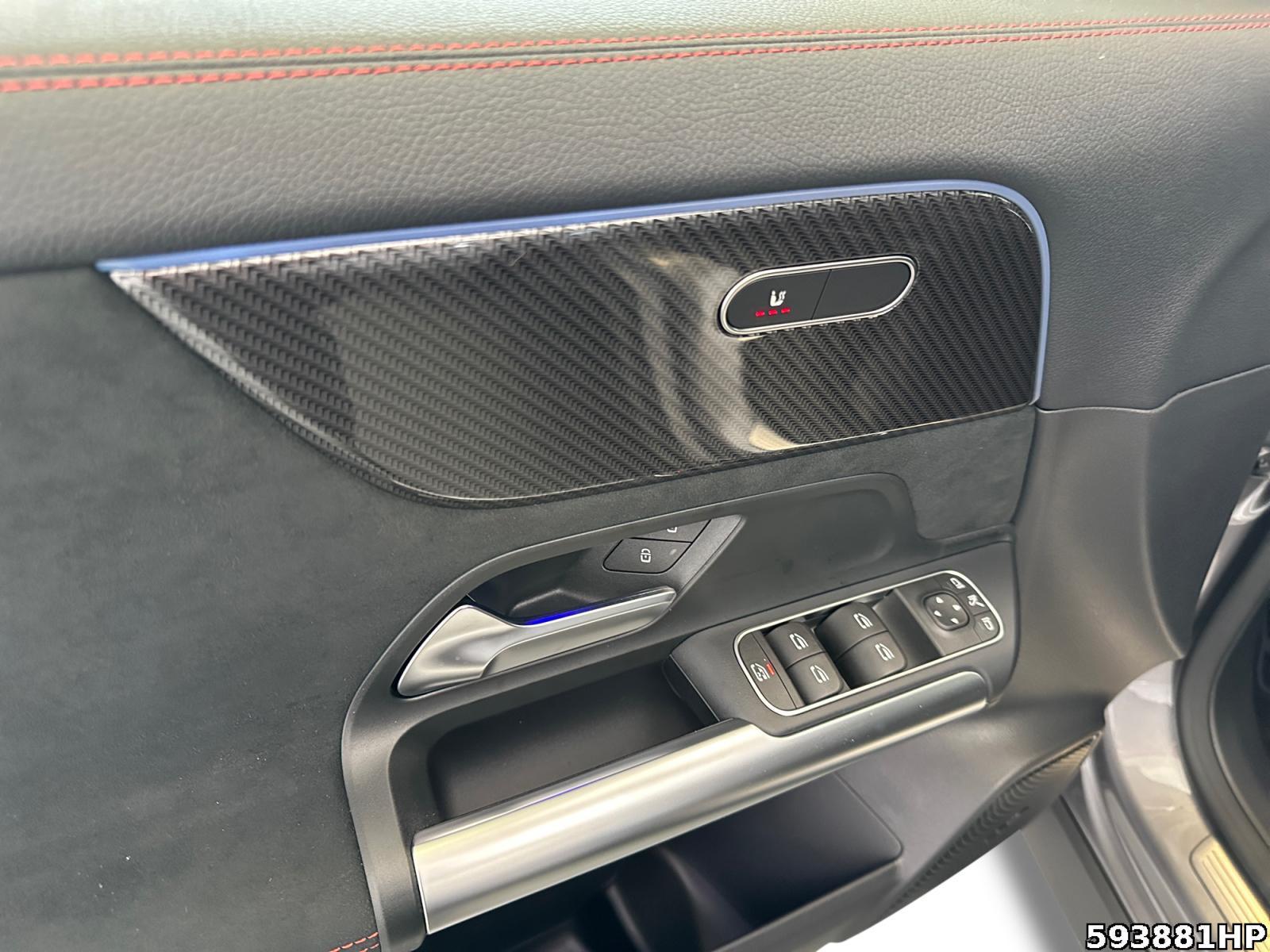 Fahrzeugabbildung Mercedes-Benz GLA 180 +AMG+360°KAM+AHK+DISTRONIC+WINTERPAKET+