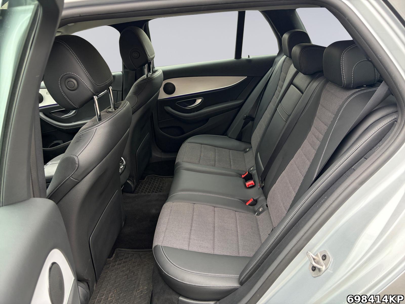 Fahrzeugabbildung Mercedes-Benz E 220 d T Avantgarde Widescr. Ambiente CarPlay