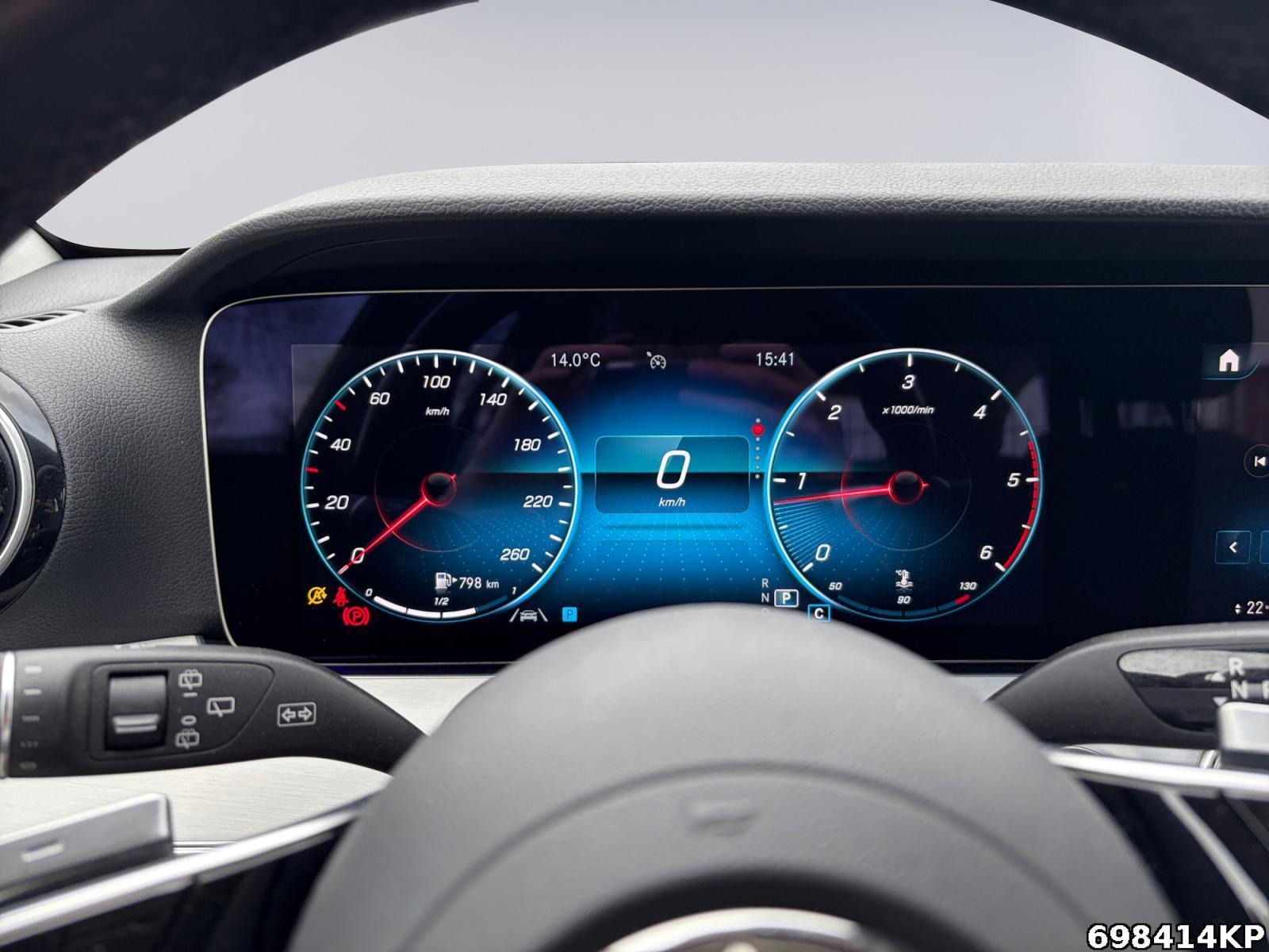Fahrzeugabbildung Mercedes-Benz E 220 d T Avantgarde Widescr. Ambiente CarPlay