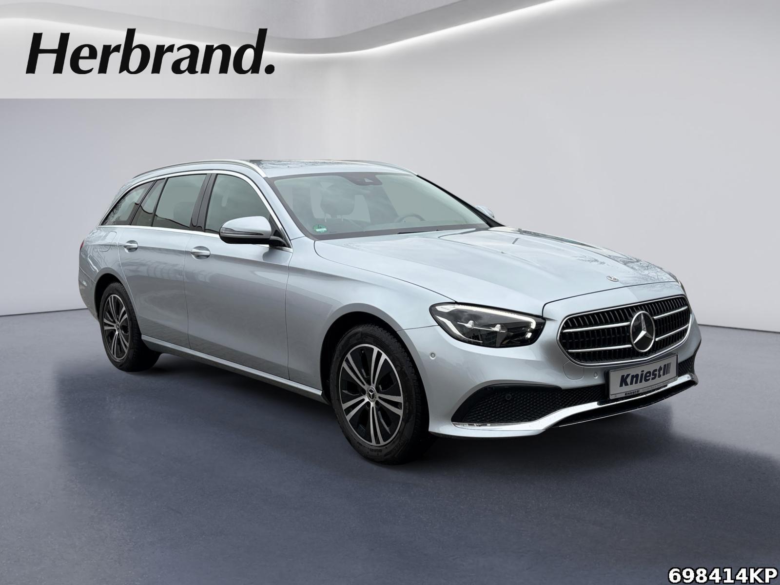 Fahrzeugabbildung Mercedes-Benz E 220 d T Avantgarde Widescr. Ambiente CarPlay