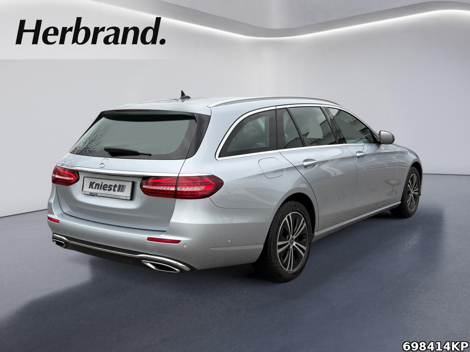 Fahrzeugabbildung Mercedes-Benz E 220 d T Avantgarde Widescr. Ambiente CarPlay