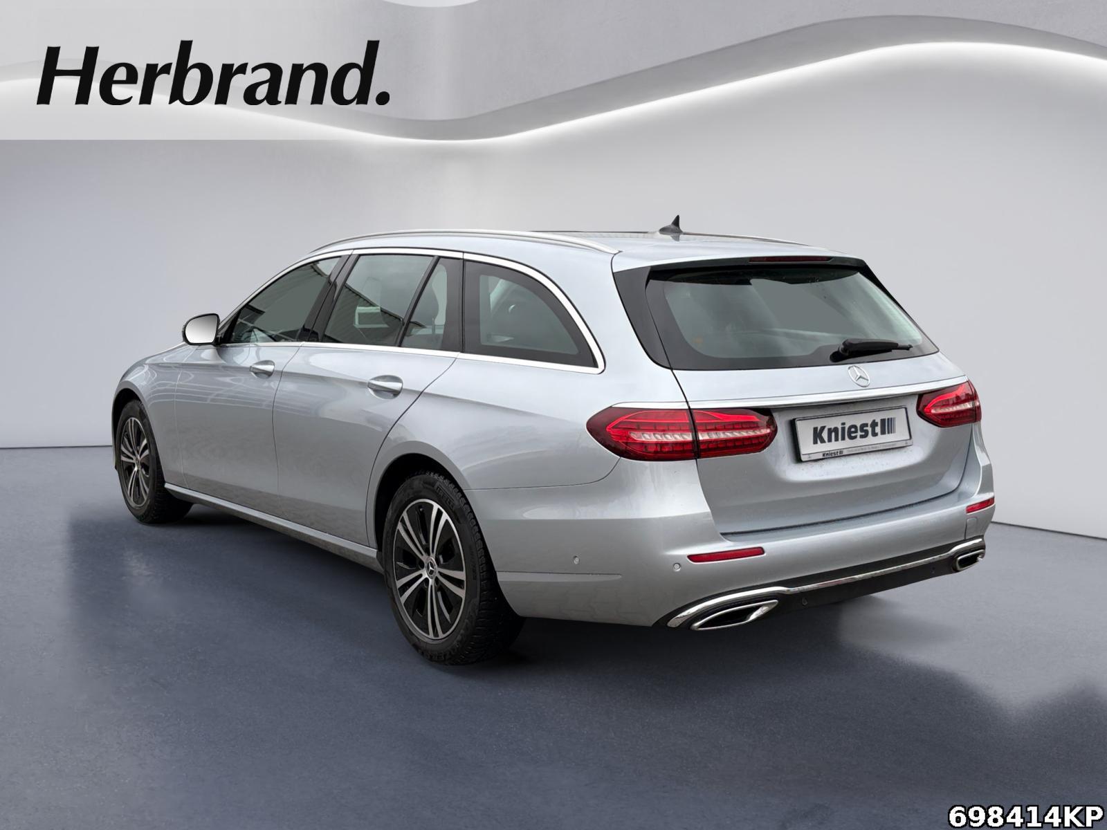 Fahrzeugabbildung Mercedes-Benz E 220 d T Avantgarde Widescr. Ambiente CarPlay