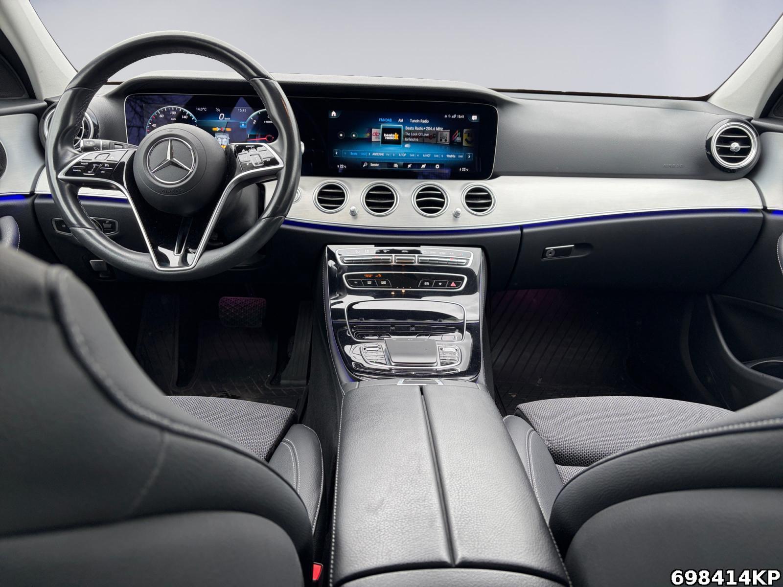 Fahrzeugabbildung Mercedes-Benz E 220 d T Avantgarde Widescr. Ambiente CarPlay