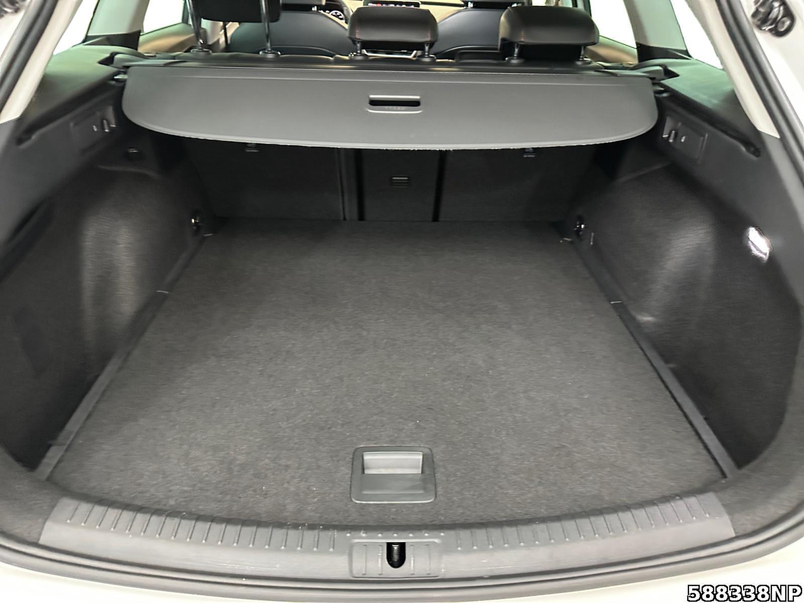Fahrzeugabbildung SEAT Leon FR Kamera DAB+ LED