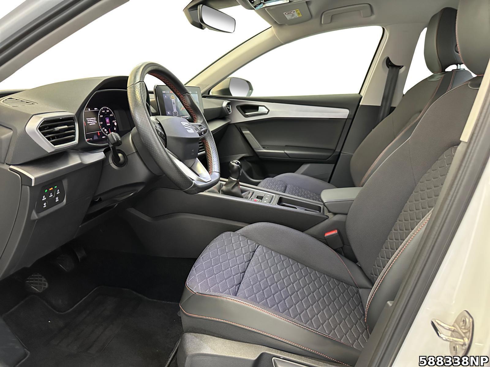 Fahrzeugabbildung SEAT Leon FR Kamera DAB+ LED
