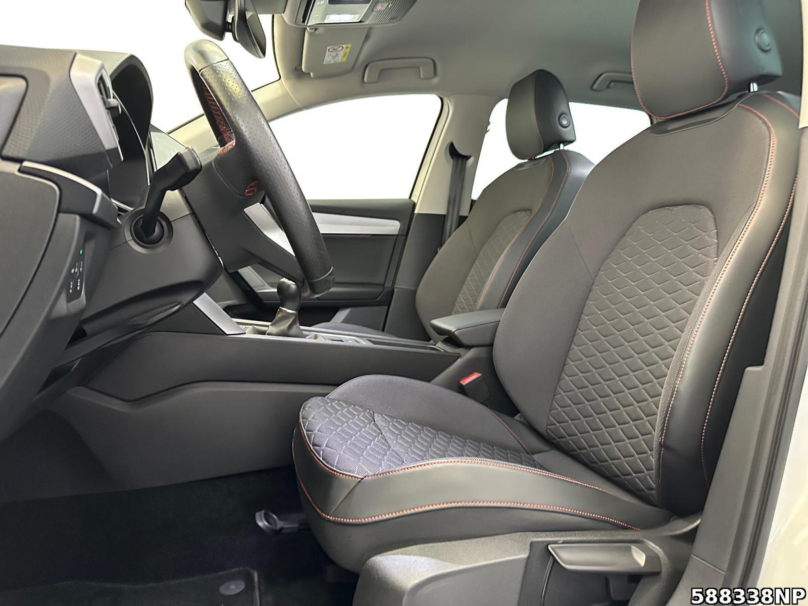 Fahrzeugabbildung SEAT Leon FR Kamera DAB+ LED